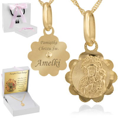 Medalik + łańcuszek singapur + tabliczka + pudełeczko i torebka róż