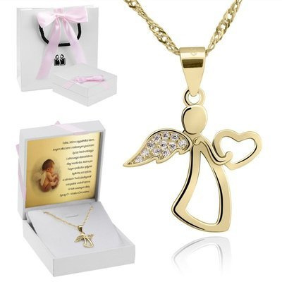 pudełko z różową wstążką