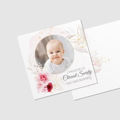 Zdjęcie dziewczynki w finezji kwiatowej